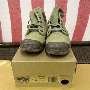 NWB Palladium Pampa Shoes Sz 5